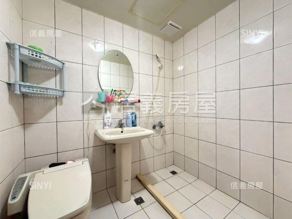 霸氣金角三房有車位房屋室內格局與周邊環境