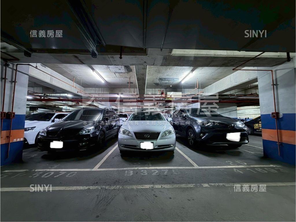 霸氣金角三房有車位房屋室內格局與周邊環境