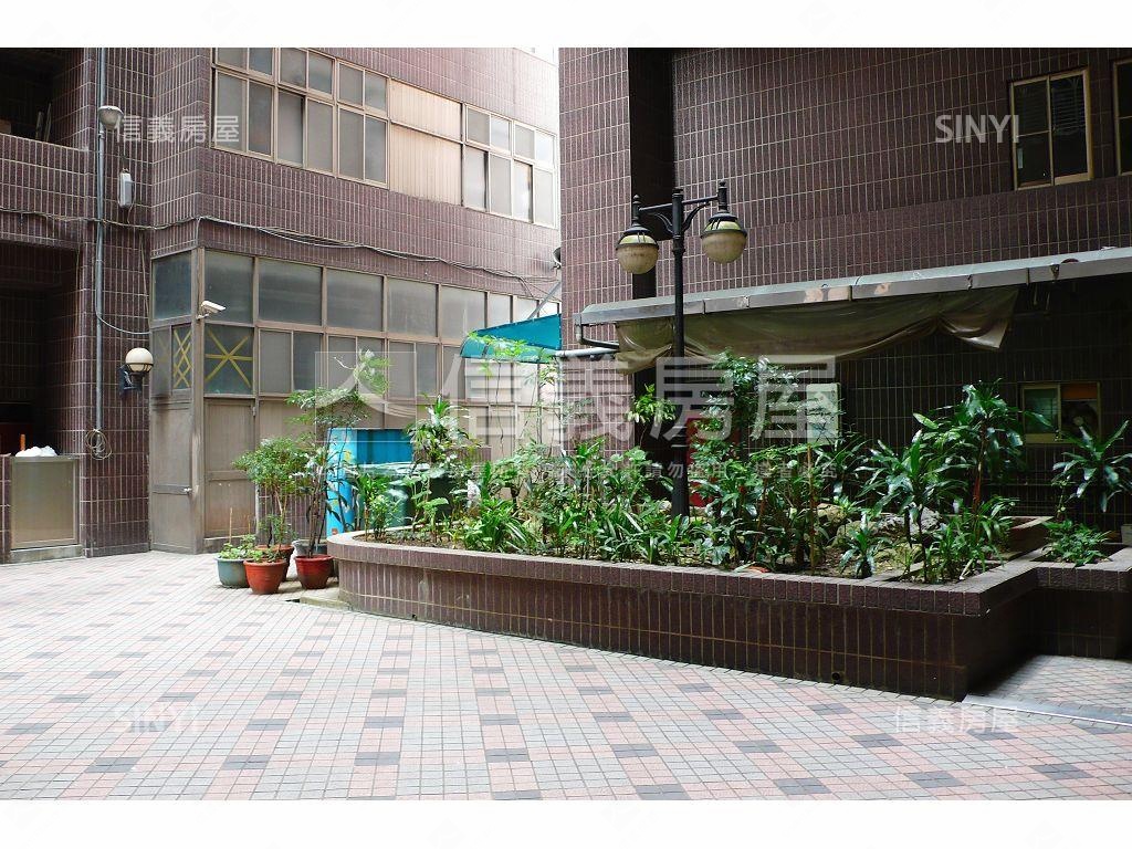 霸氣金角三房有車位房屋室內格局與周邊環境