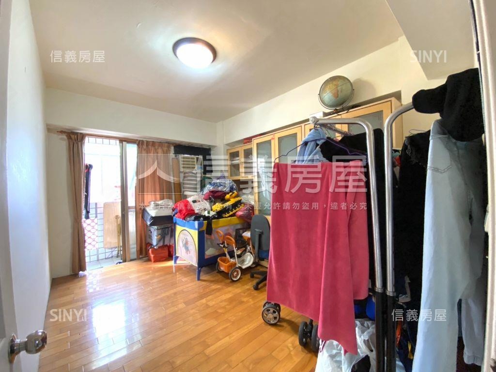視野採光電梯３房｜有車位房屋室內格局與周邊環境