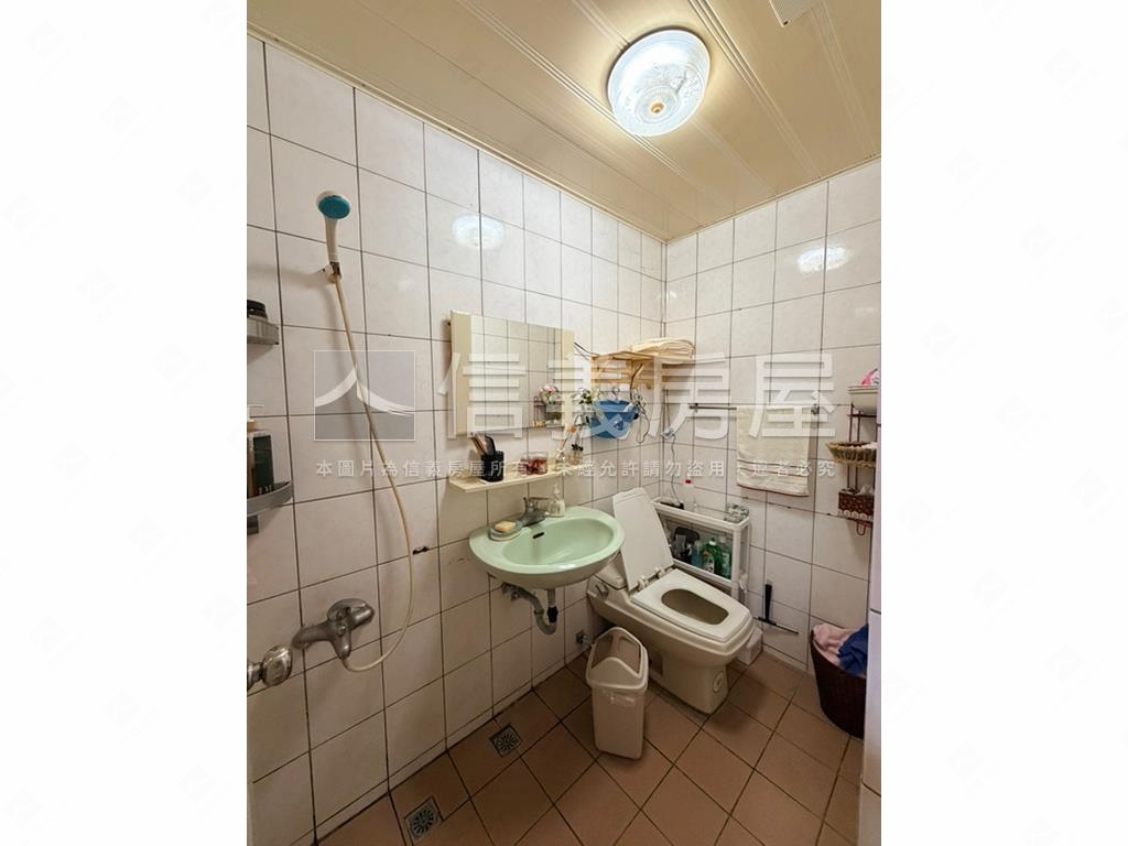 三采店面附車位金雞母房屋室內格局與周邊環境