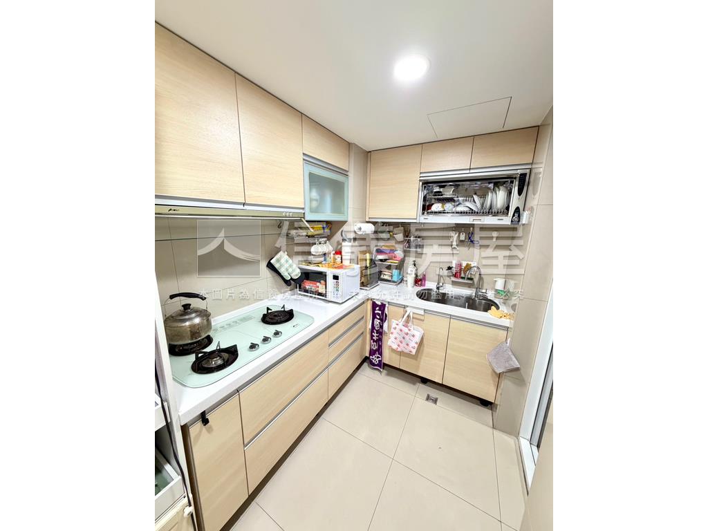 千禧園裝潢３房平面車位房屋室內格局與周邊環境