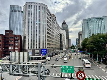 忠孝市府鋼骨高樓景觀辦公