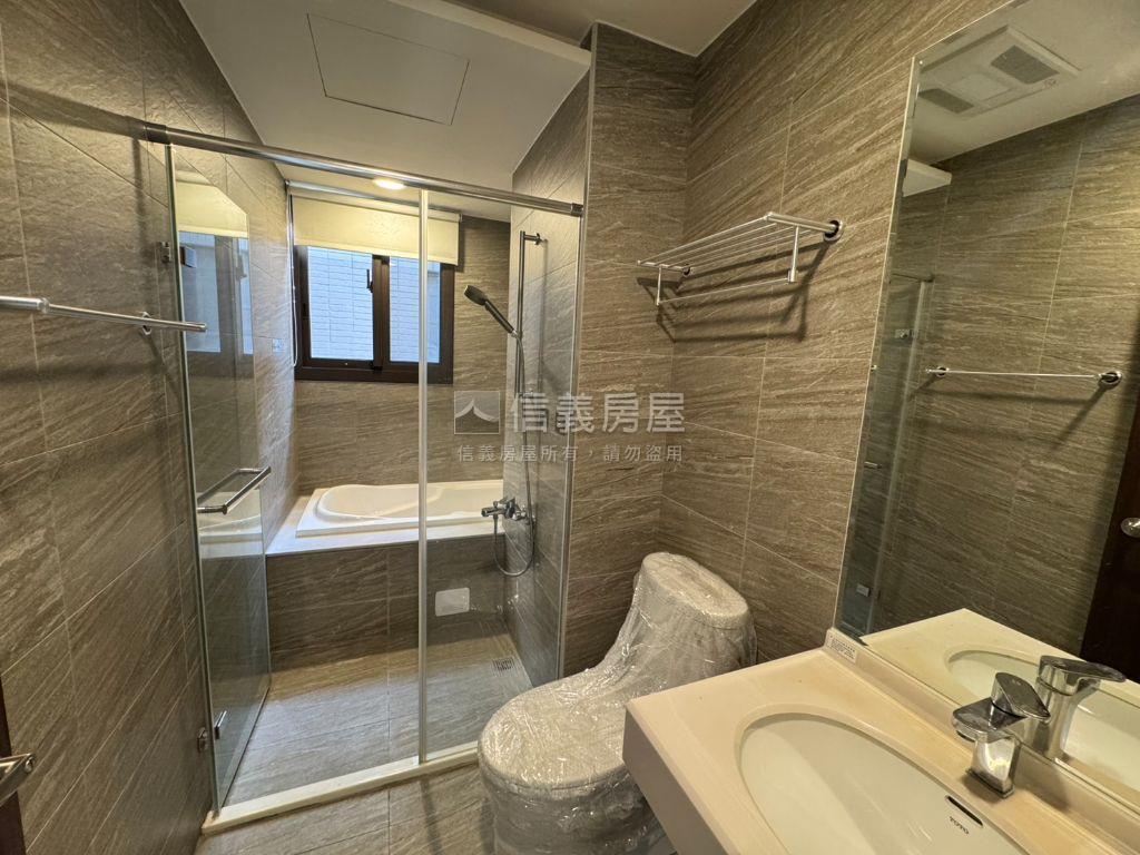 鼎佳光曦兩房頂樓帝王戶房屋室內格局與周邊環境