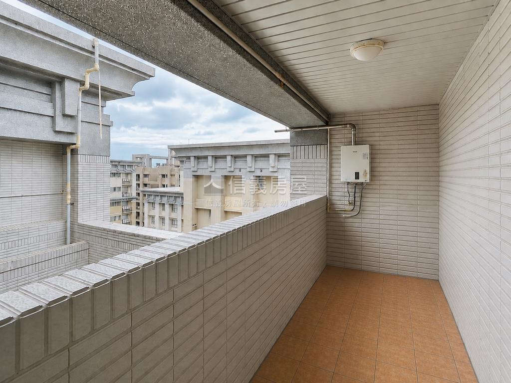 理想家頂樓豪華裝潢景觀房房屋室內格局與周邊環境