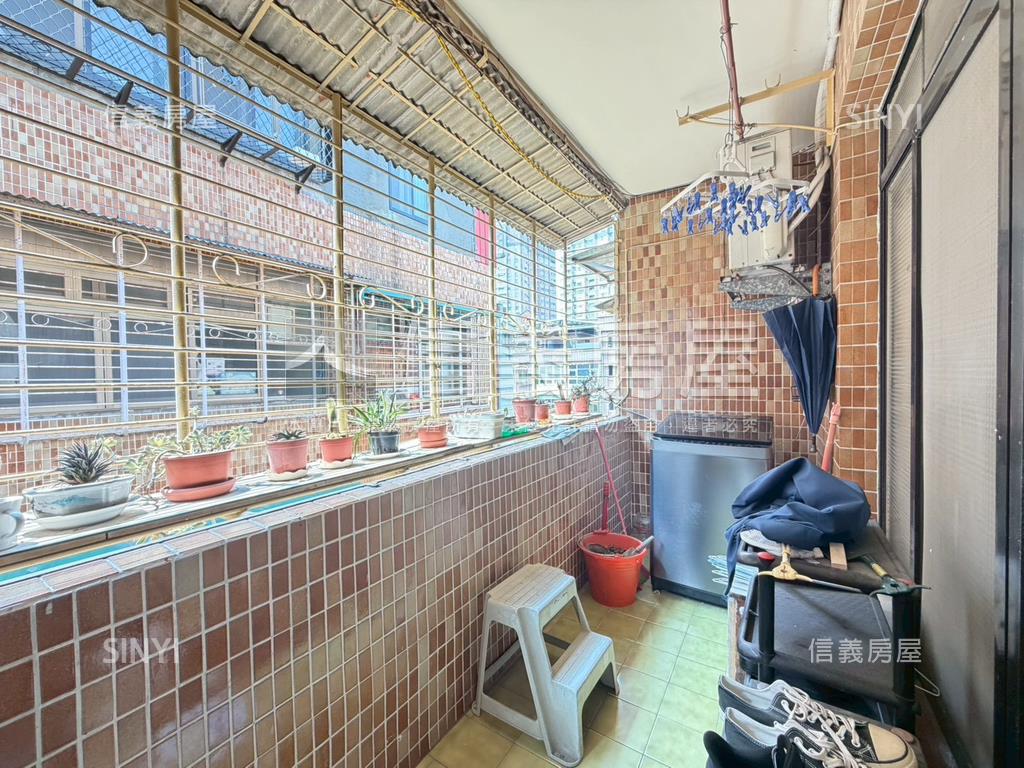 近捷運˙日光緩緩美居房屋室內格局與周邊環境