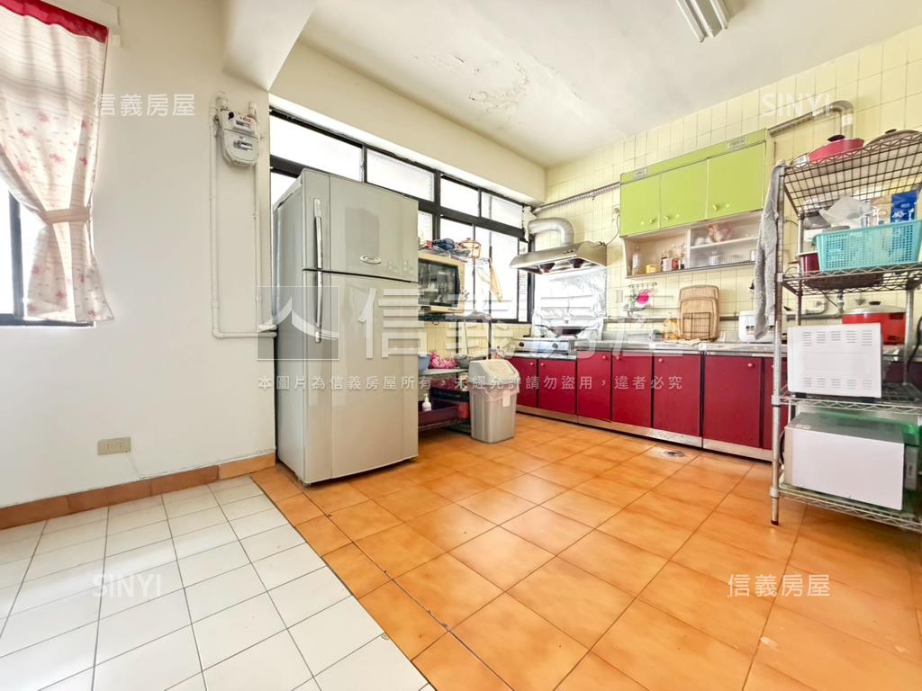 近捷運˙日光緩緩美居房屋室內格局與周邊環境