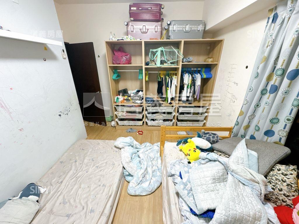 酷聚合發四房平車附大露台房屋室內格局與周邊環境