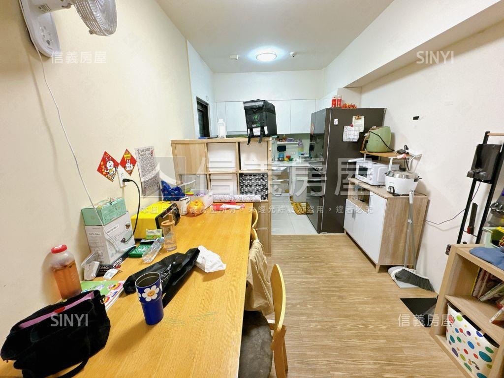 酷聚合發四房平車附大露台房屋室內格局與周邊環境