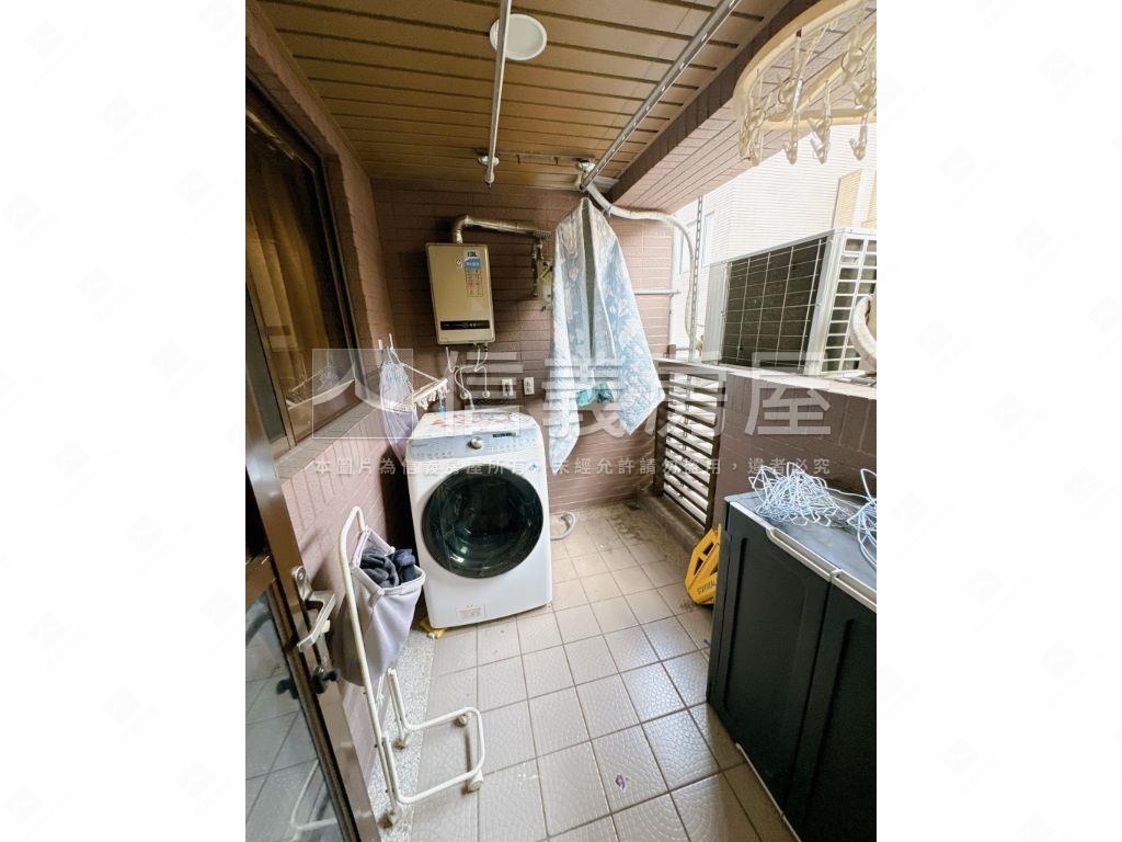 酷聚合發四房平車附大露台房屋室內格局與周邊環境