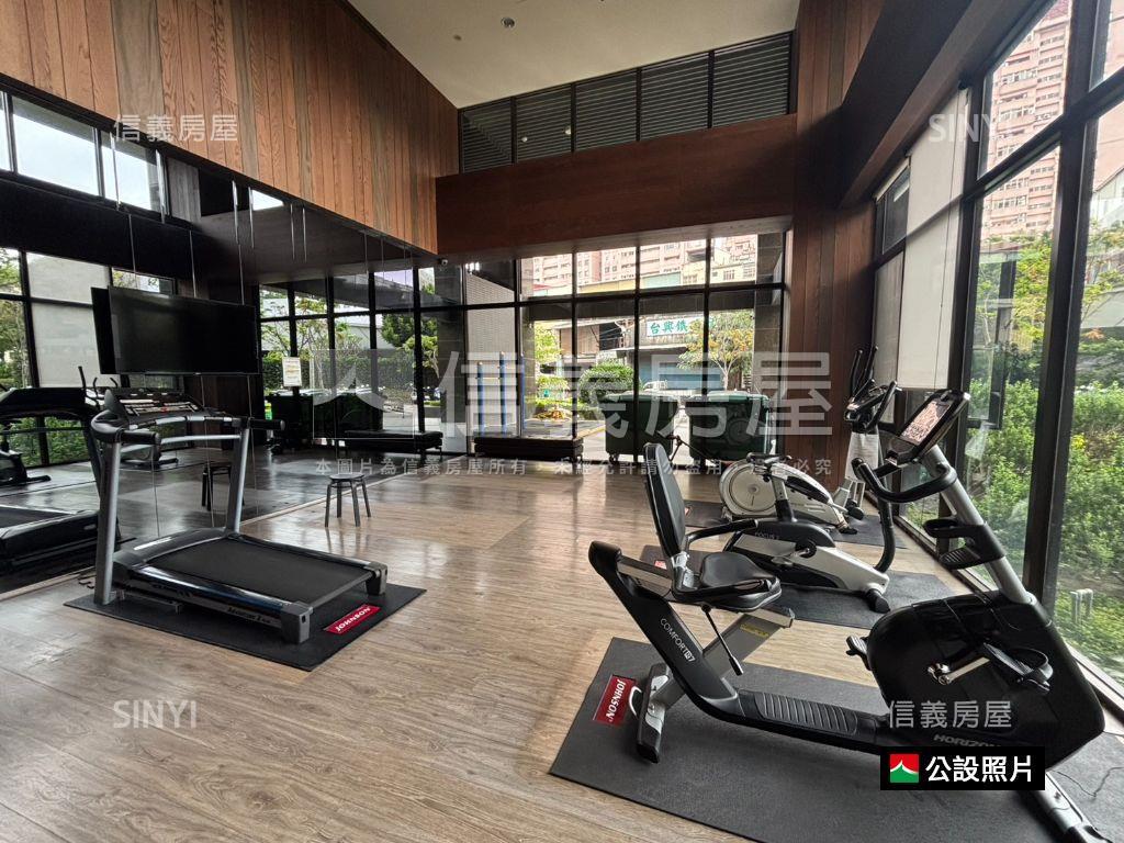 高工商圈黃金收租店面Ｂ房屋室內格局與周邊環境