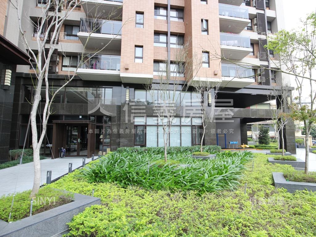 高工商圈黃金收租店面Ｂ房屋室內格局與周邊環境