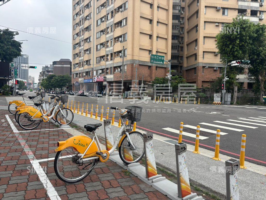 高工商圈黃金收租店面Ｂ房屋室內格局與周邊環境