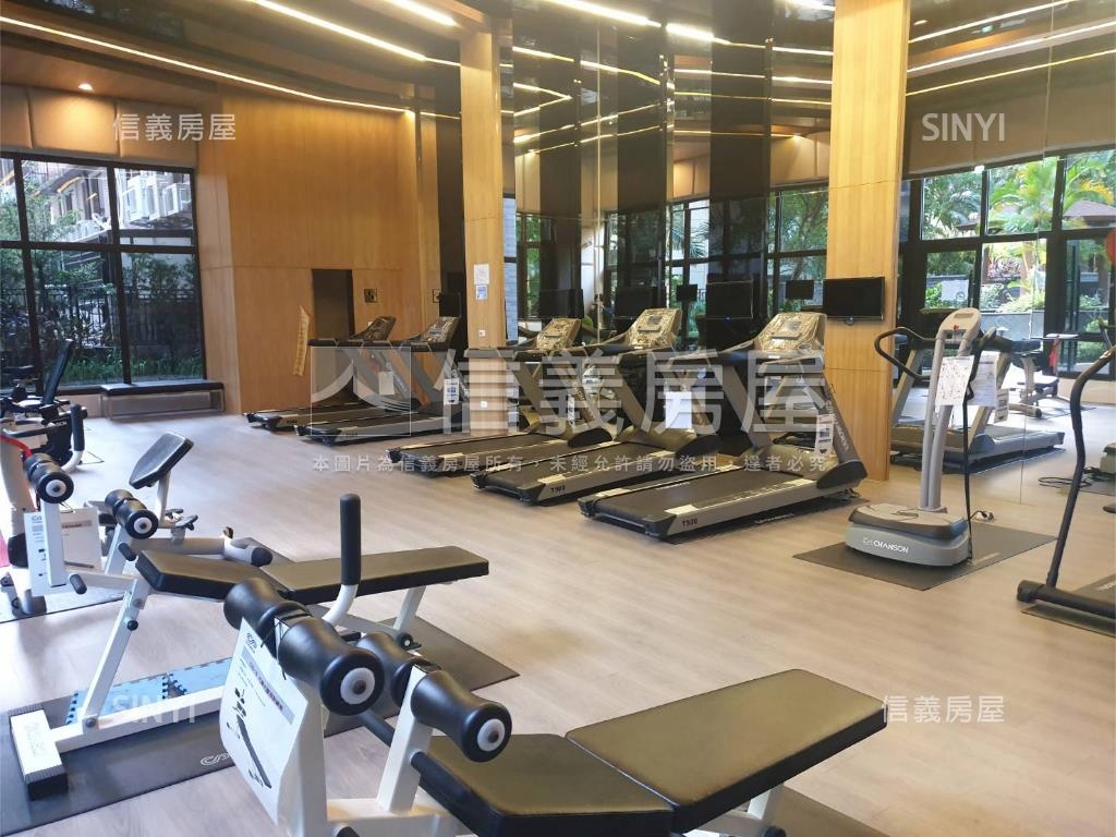 公園大道稀有兩房房屋室內格局與周邊環境