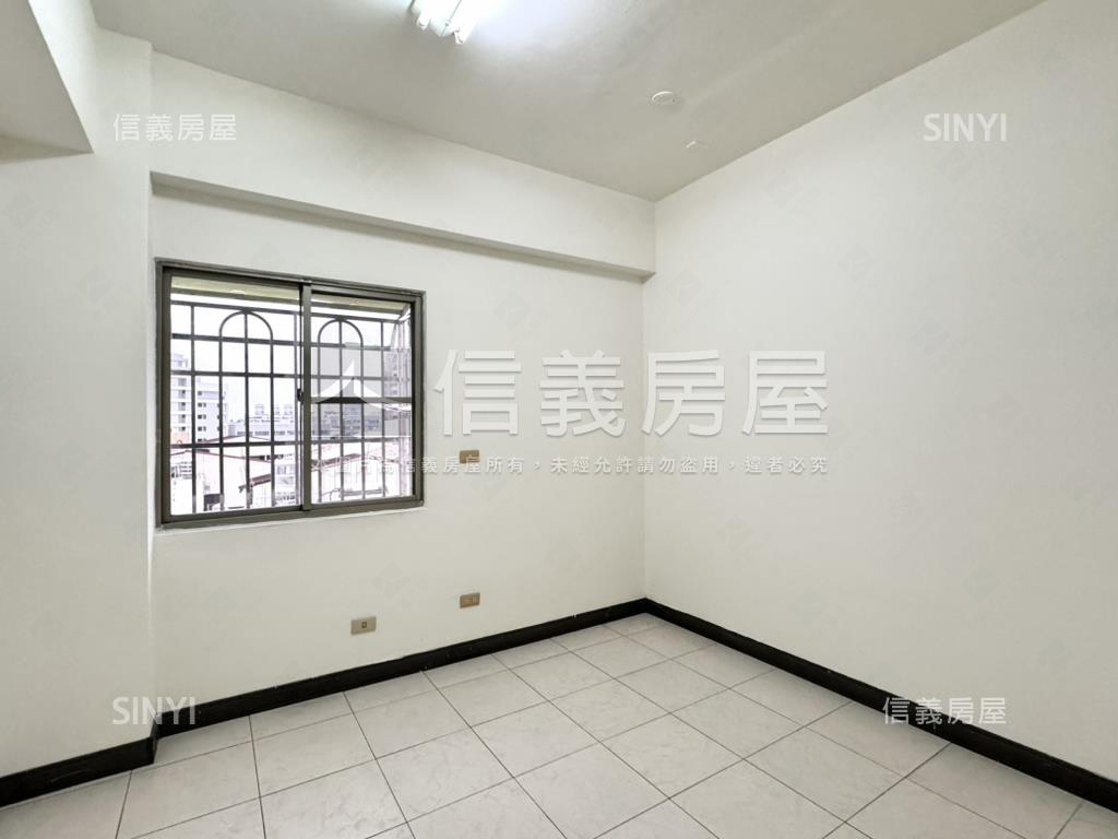 仁和商圈邊間採光四房房屋室內格局與周邊環境