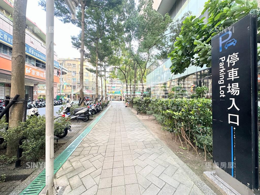 景安捷運公園採光二樓房屋室內格局與周邊環境