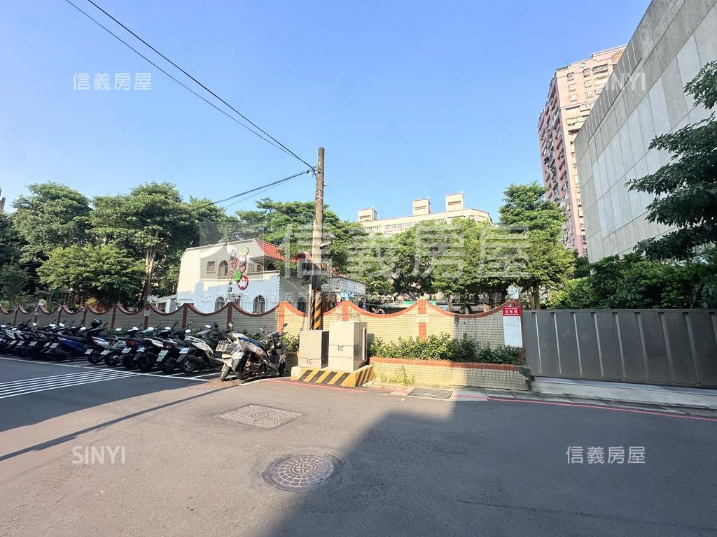 景安捷運公園採光二樓房屋室內格局與周邊環境