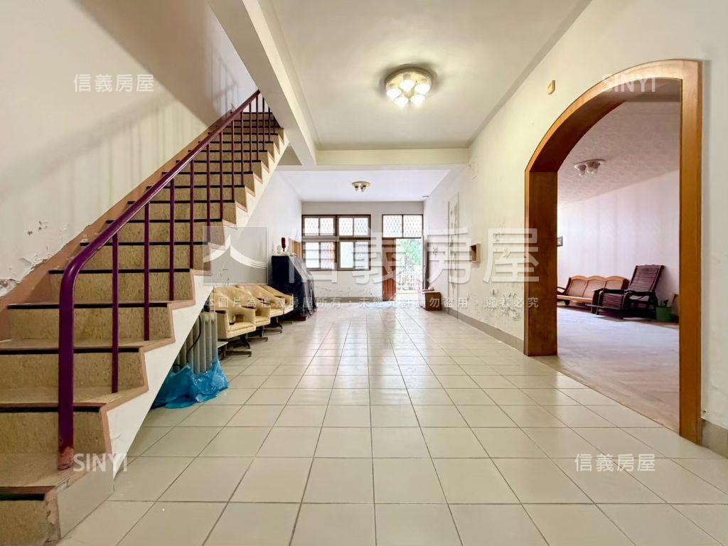 中西區｜雙城區文賢透天Ａ房屋室內格局與周邊環境