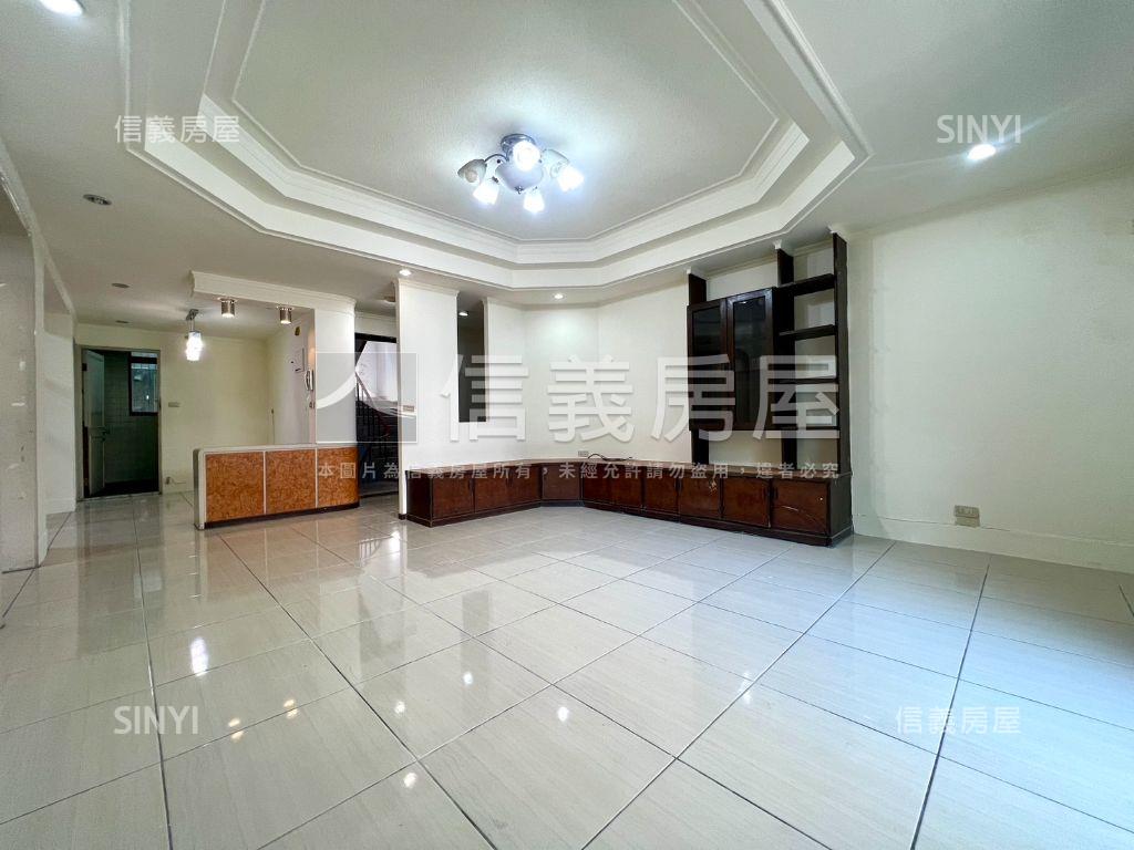 ✿景華街捷運面寬大邊間✿房屋室內格局與周邊環境