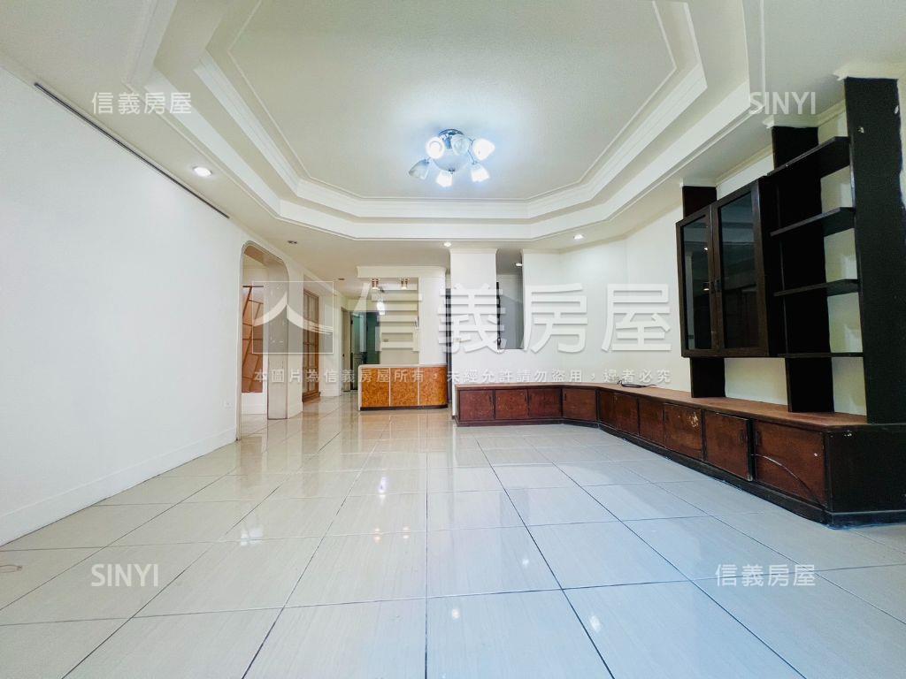 ✿景華街捷運面寬大邊間✿房屋室內格局與周邊環境