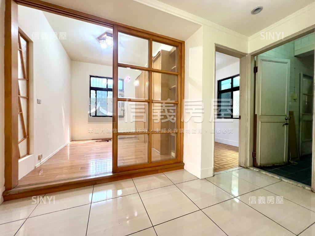 ✿景華街捷運面寬大邊間✿房屋室內格局與周邊環境