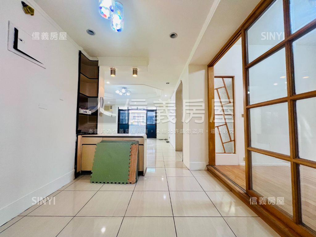✿景華街捷運面寬大邊間✿房屋室內格局與周邊環境