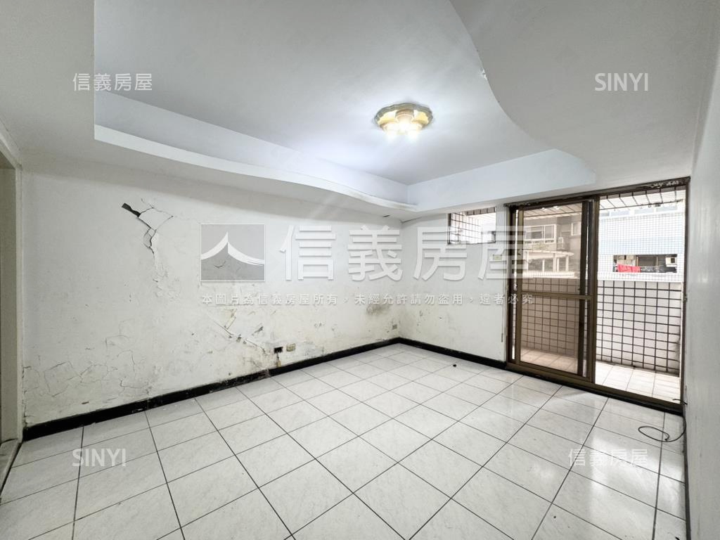 名人空中花園三房車位房屋室內格局與周邊環境
