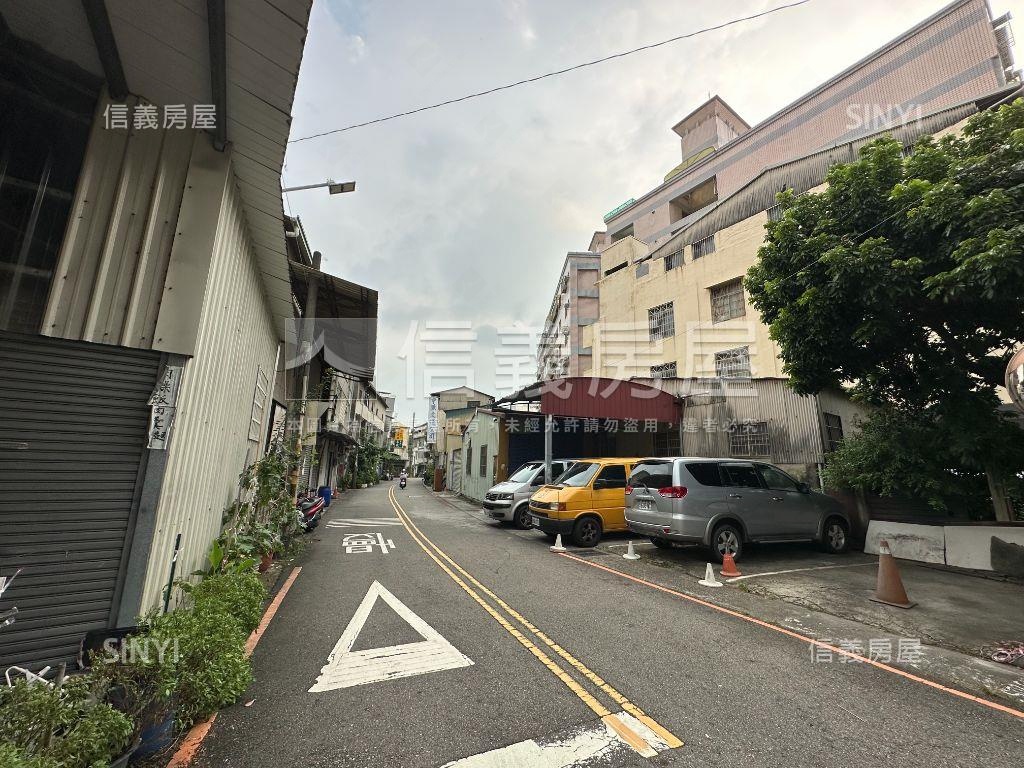 南區頂橋子頭段土地２筆房屋室內格局與周邊環境