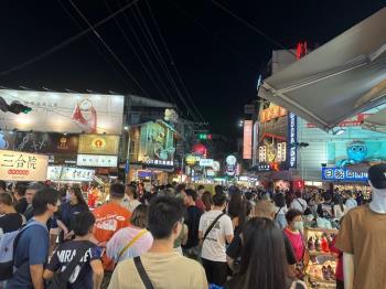 逢甲夜市帝王角間透店