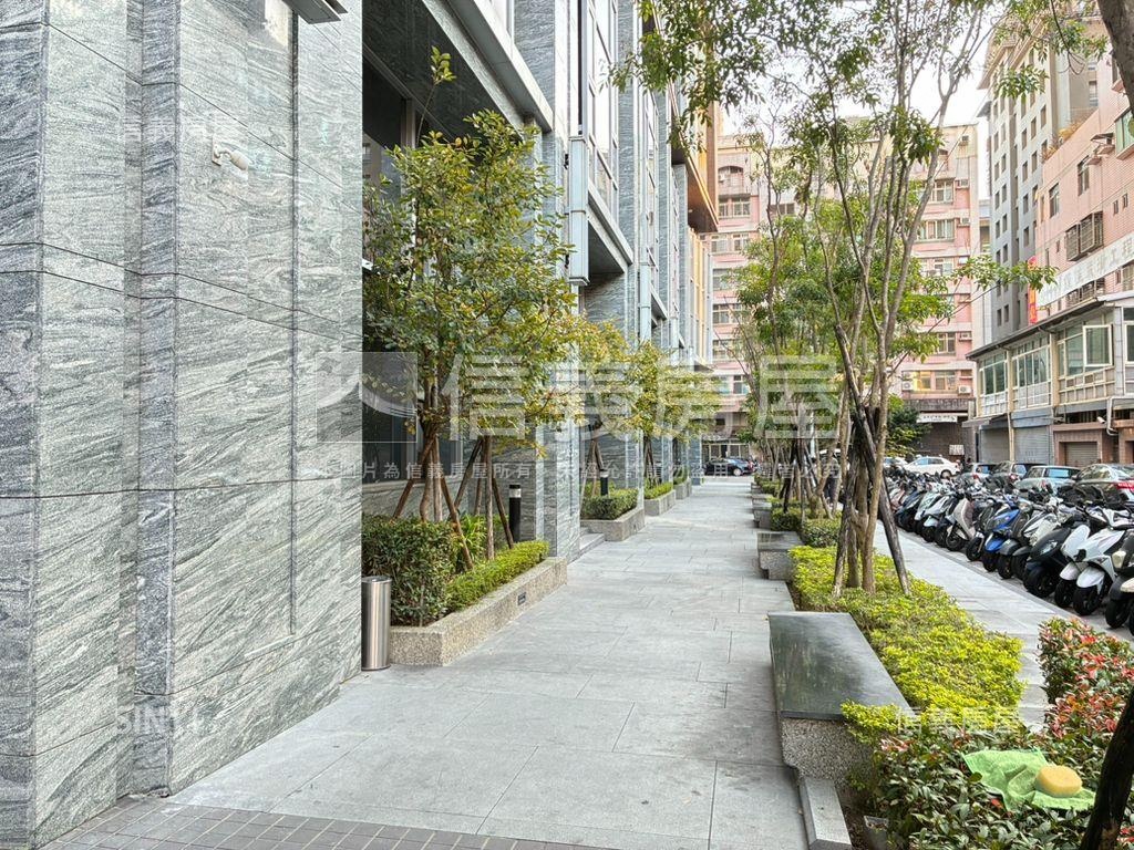 首購八期捷運視野盡收美景房屋室內格局與周邊環境