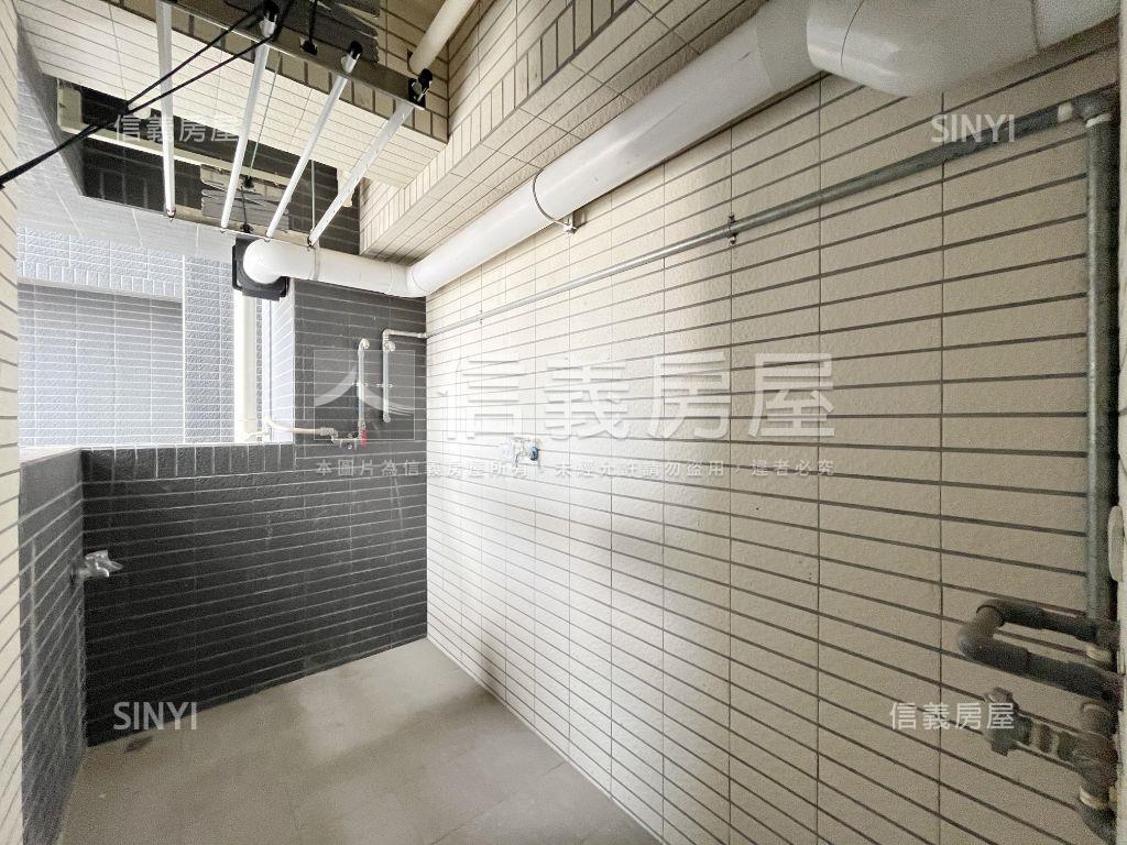 ＭＯＭＡ２高樓２房平車位房屋室內格局與周邊環境