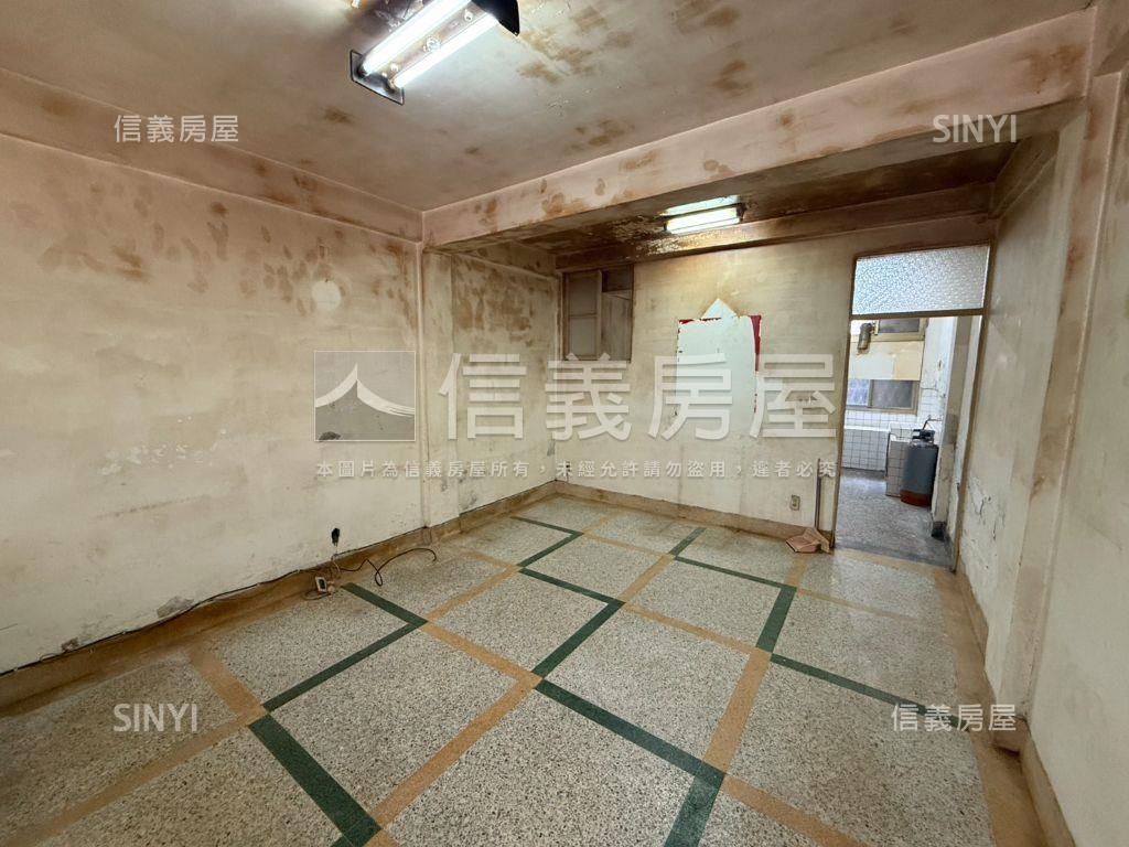 近進化路古色古香讚透天厝房屋室內格局與周邊環境