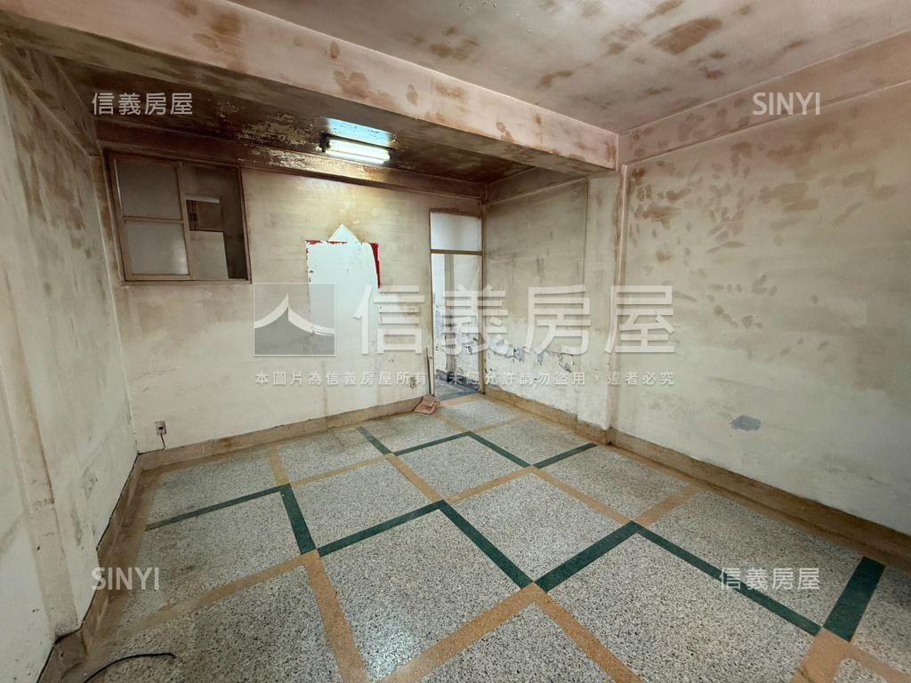 近進化路古色古香讚透天厝房屋室內格局與周邊環境