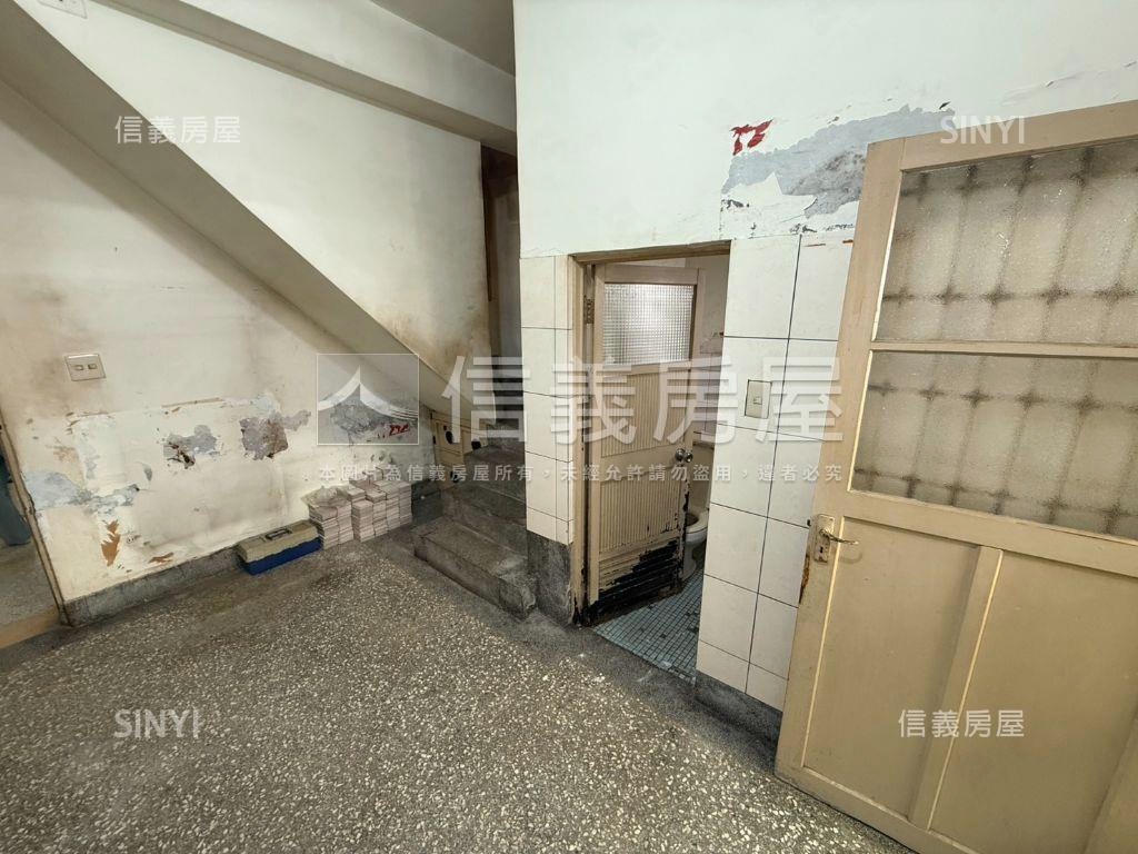 近進化路古色古香讚透天厝房屋室內格局與周邊環境