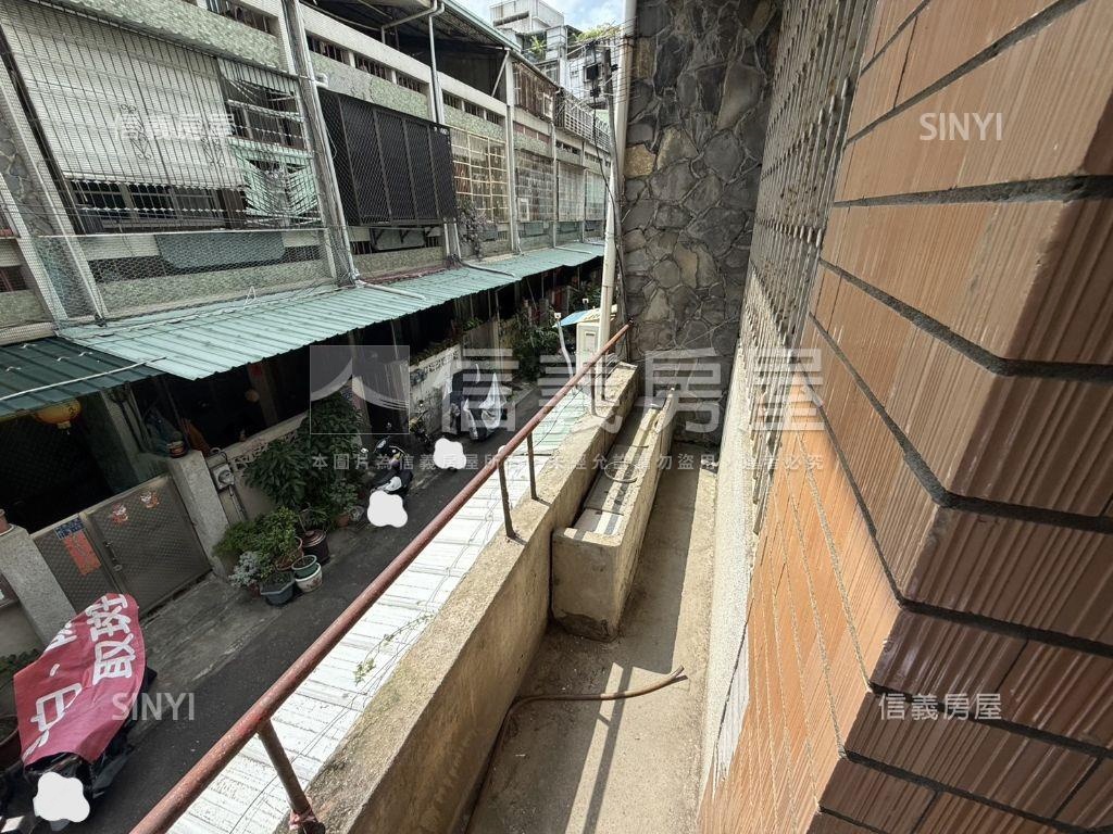 近進化路古色古香讚透天厝房屋室內格局與周邊環境