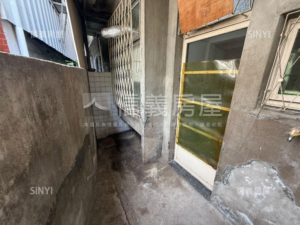 近進化路古色古香讚透天厝房屋室內格局與周邊環境