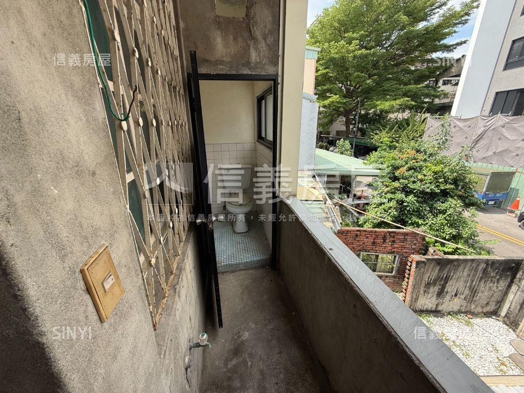 近進化路古色古香讚透天厝房屋室內格局與周邊環境