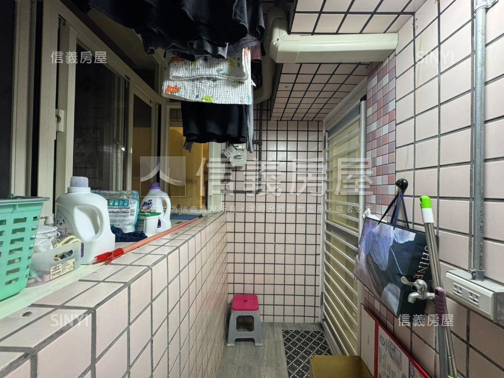 景安現代裝潢美兩房房屋室內格局與周邊環境
