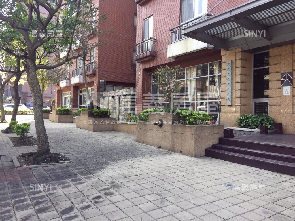 左岸巴黎２房車位房屋室內格局與周邊環境