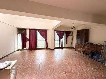 燕湖庭車庫別墅面湖畔