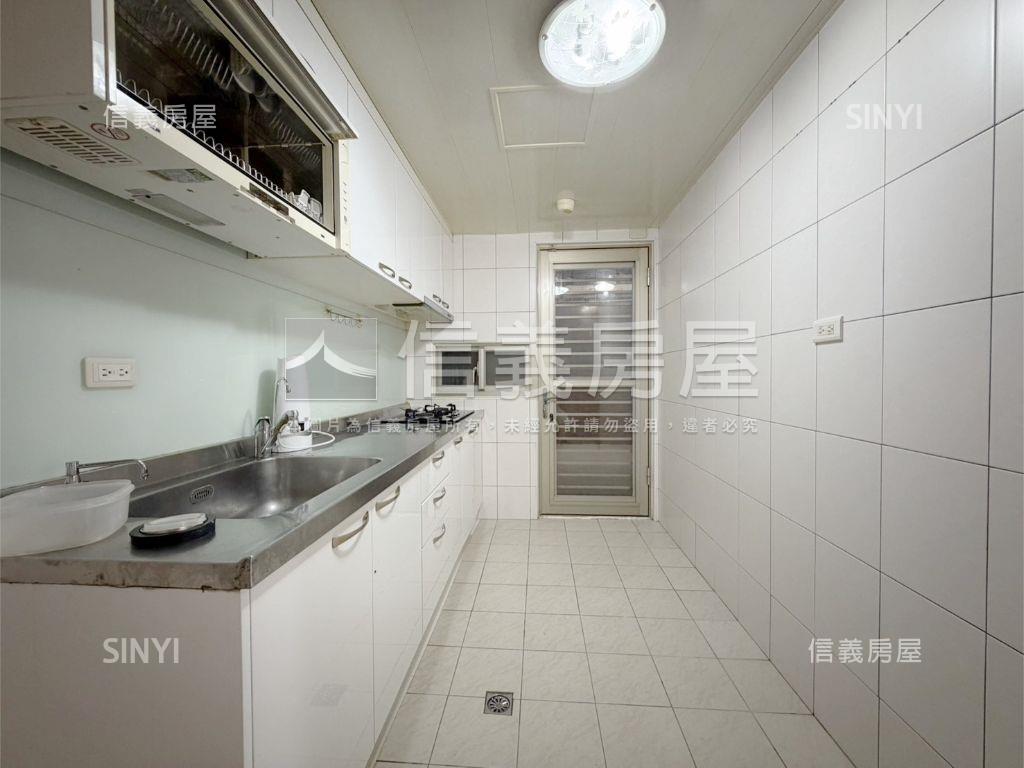 自由年代３房稀有釋出房屋室內格局與周邊環境