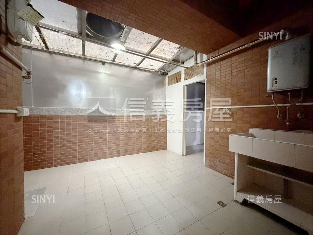 自由年代３房稀有釋出房屋室內格局與周邊環境