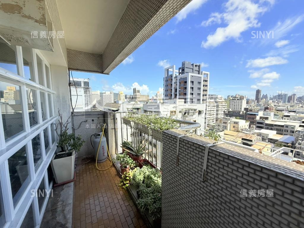 近高雄火車站美麗島住辦房屋室內格局與周邊環境