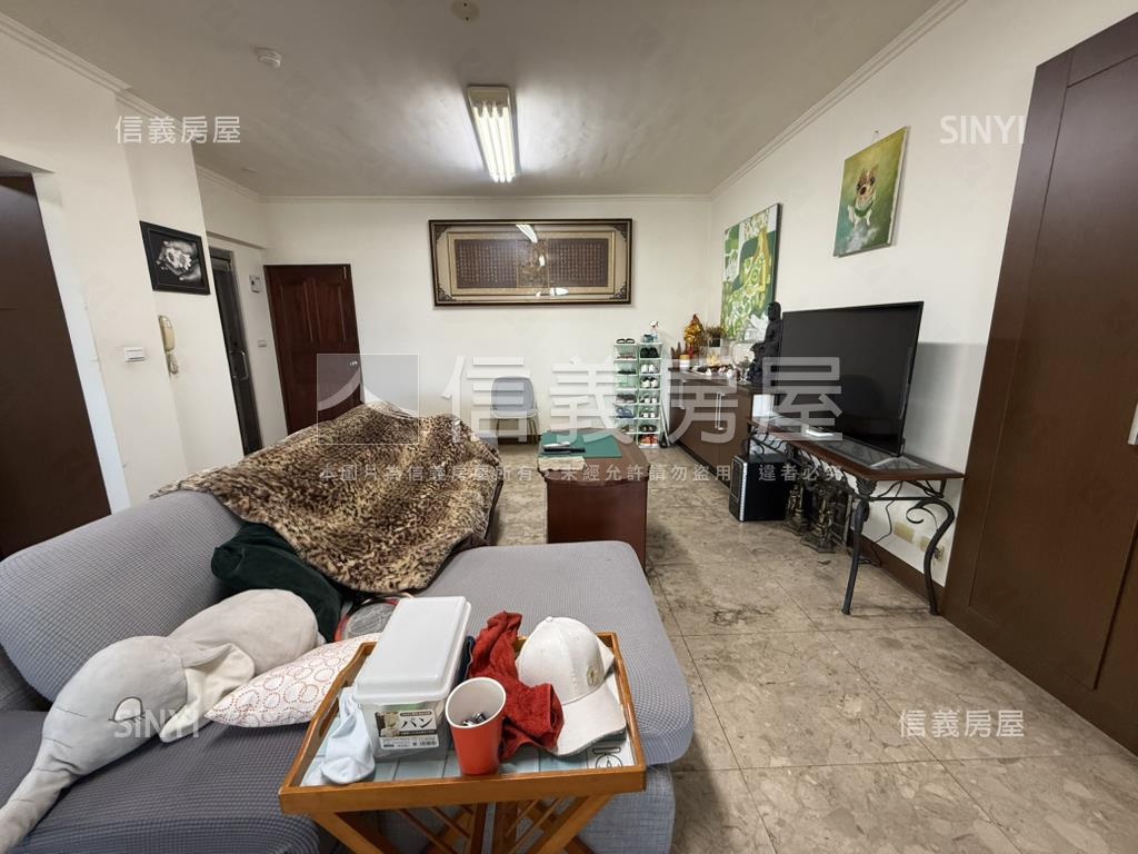 近高雄火車站美麗島住辦房屋室內格局與周邊環境