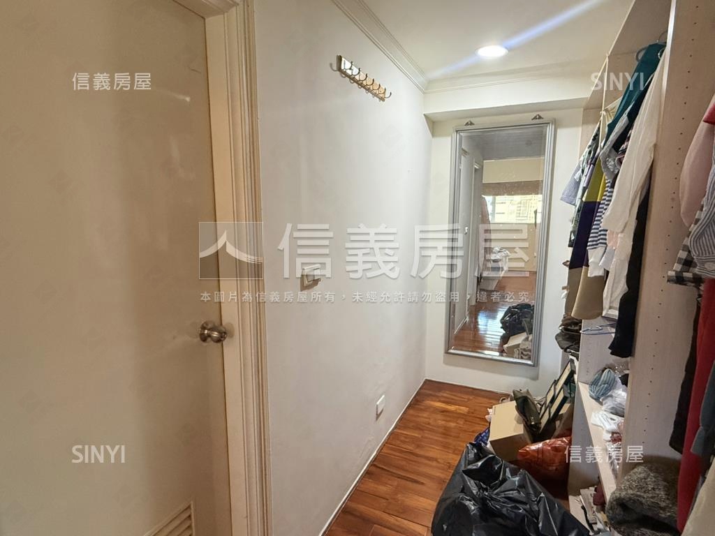 近高雄火車站美麗島住辦房屋室內格局與周邊環境