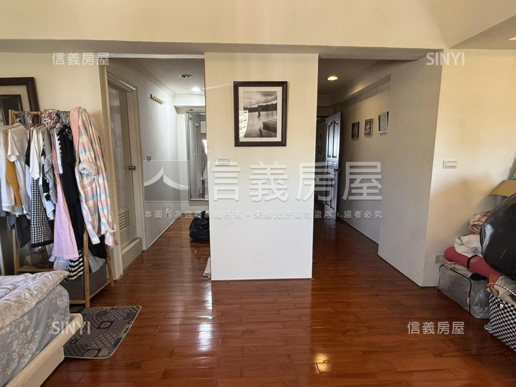 近高雄火車站美麗島住辦房屋室內格局與周邊環境