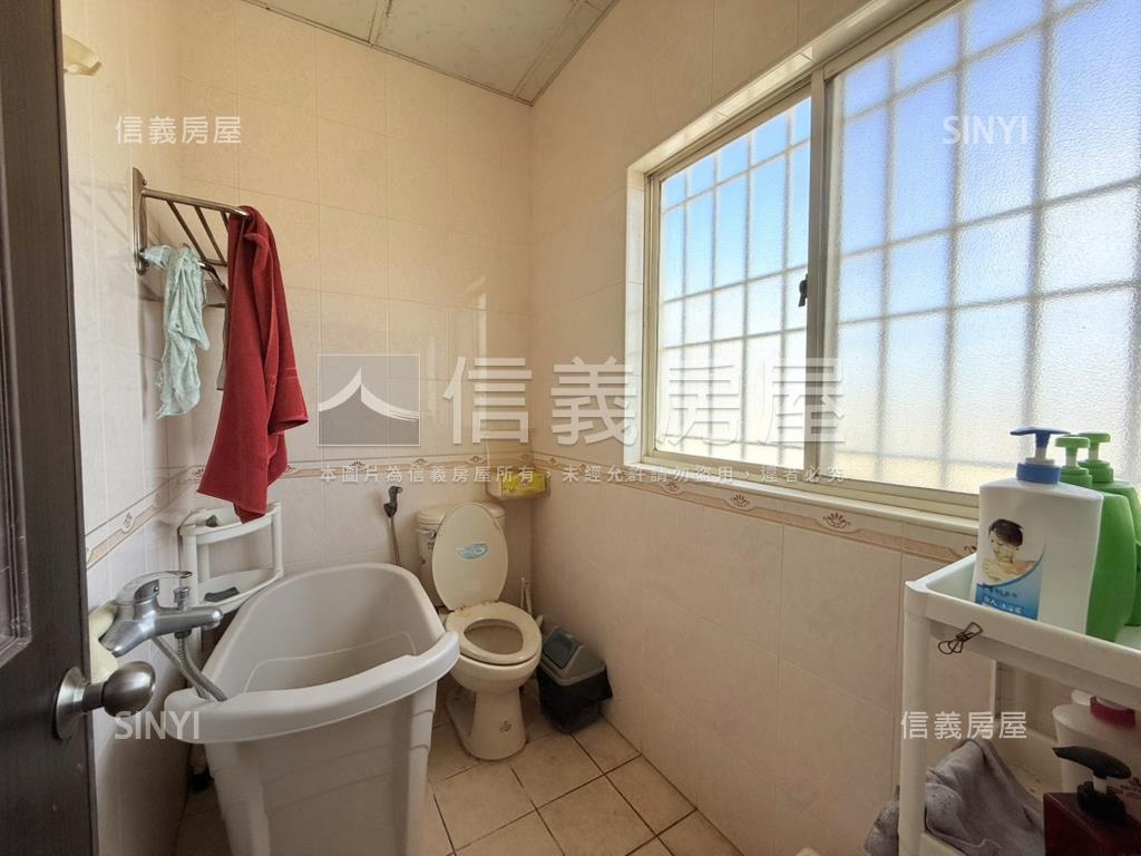 近高雄火車站美麗島住辦房屋室內格局與周邊環境
