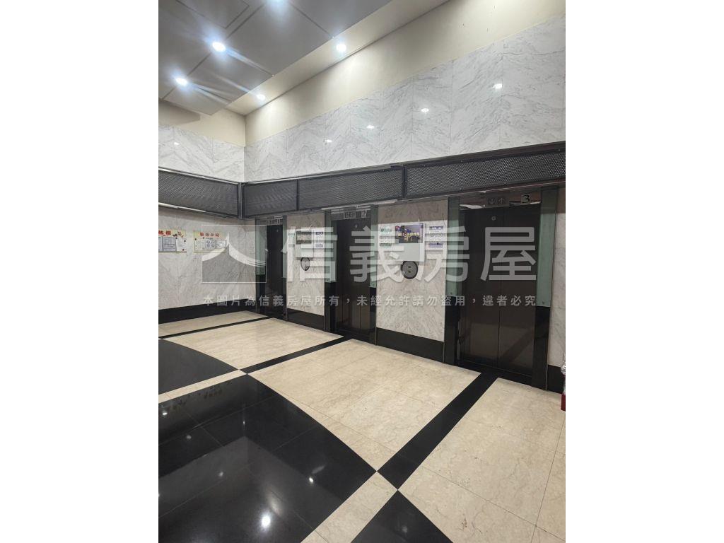 捷運港墘遠景美商辦房屋室內格局與周邊環境