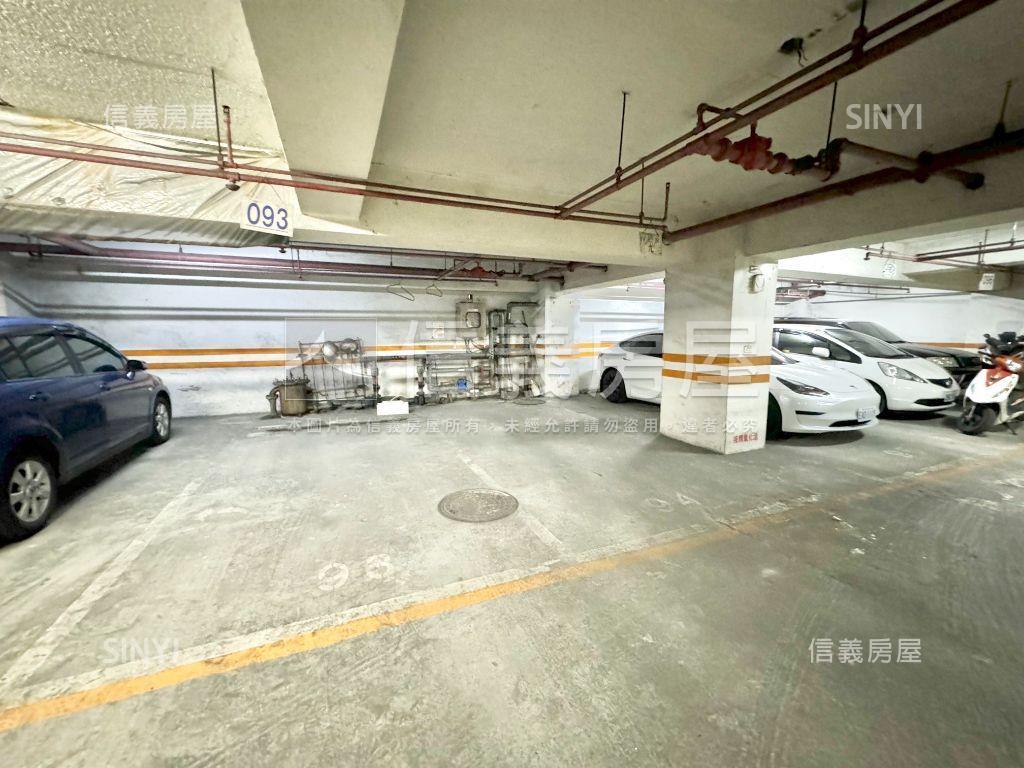 逢甲商圈帝王戶雙平車房屋室內格局與周邊環境