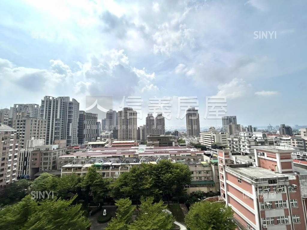 八期海德堡大兩房休旅車位房屋室內格局與周邊環境